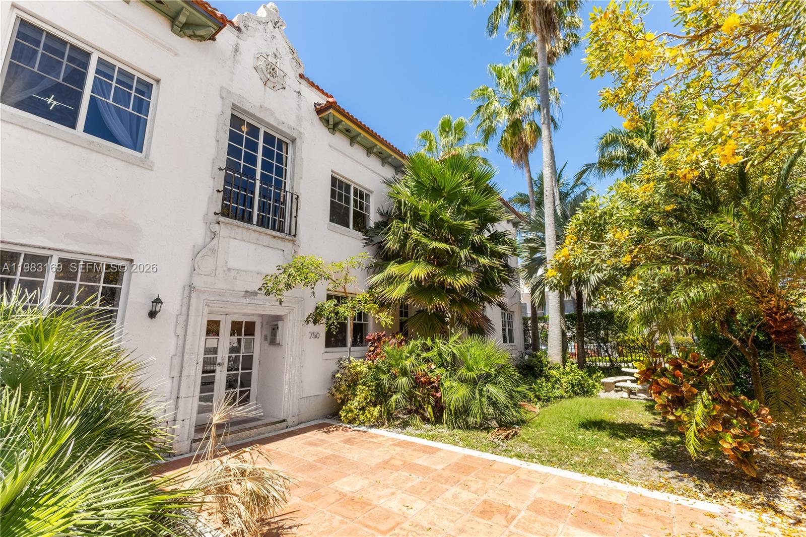 SOUTH MOON CONDO - Residential