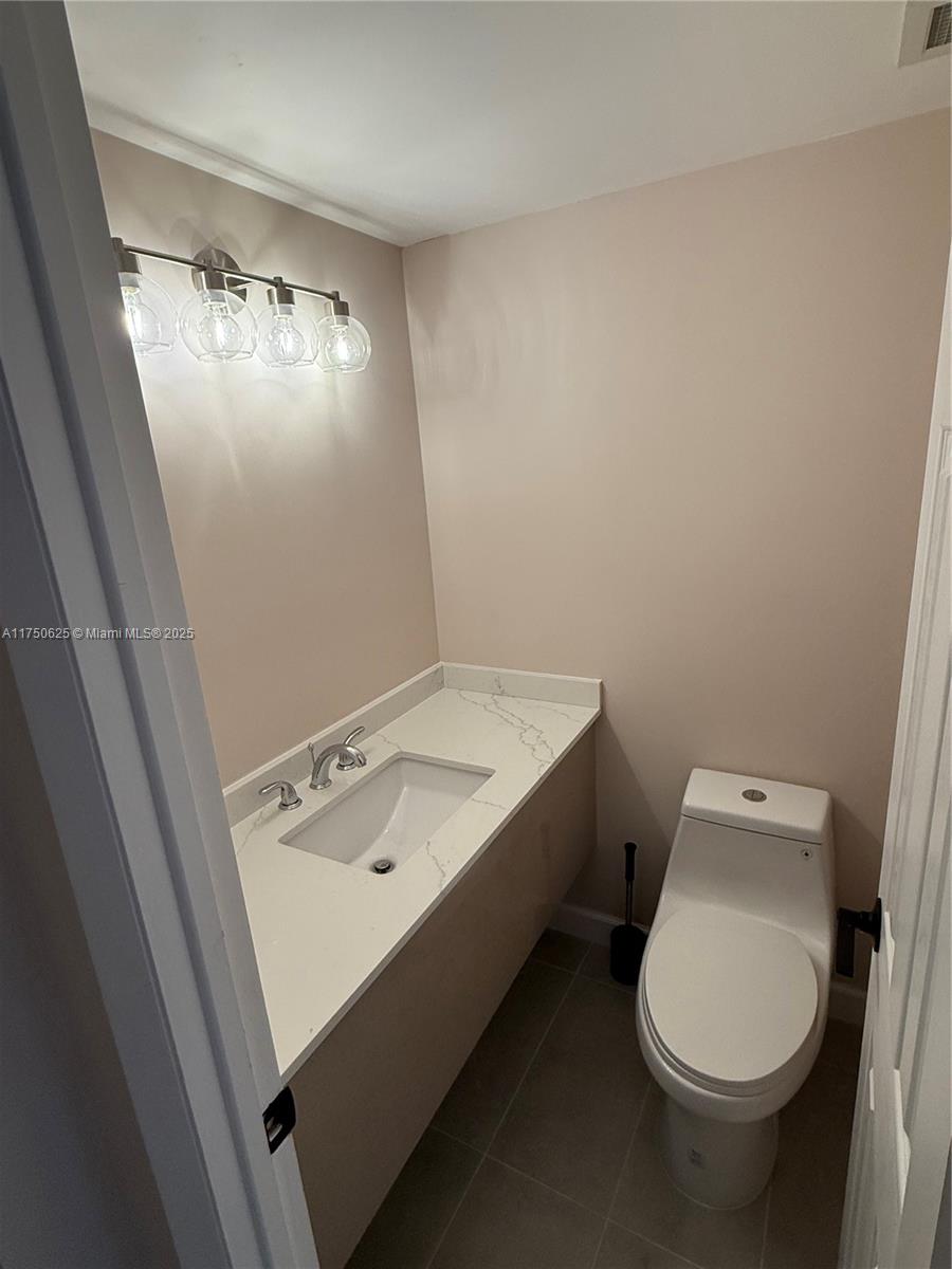 HEMISPHERES CONDO - Residential Lease