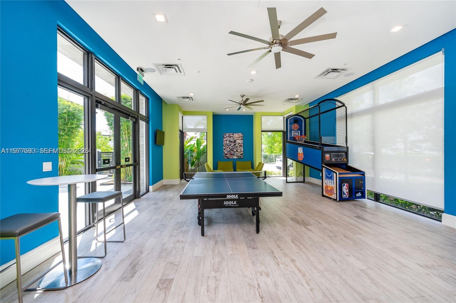 DOWNTOWN DORAL SOUTH PHAS - Residential Lease