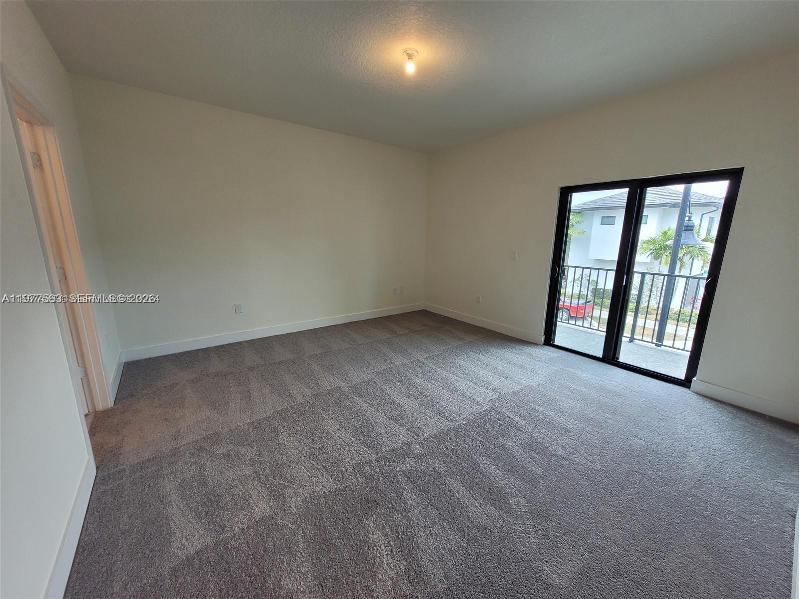 DOWNTOWN DORAL SOUTH PHAS - Residential Lease