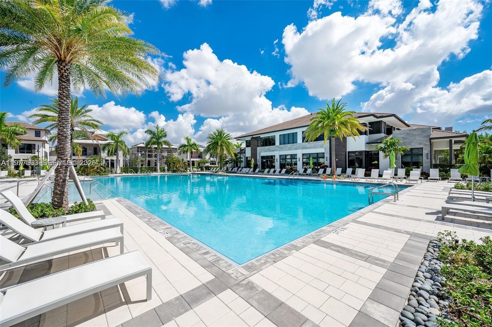 DOWNTOWN DORAL SOUTH PHAS - Residential Lease