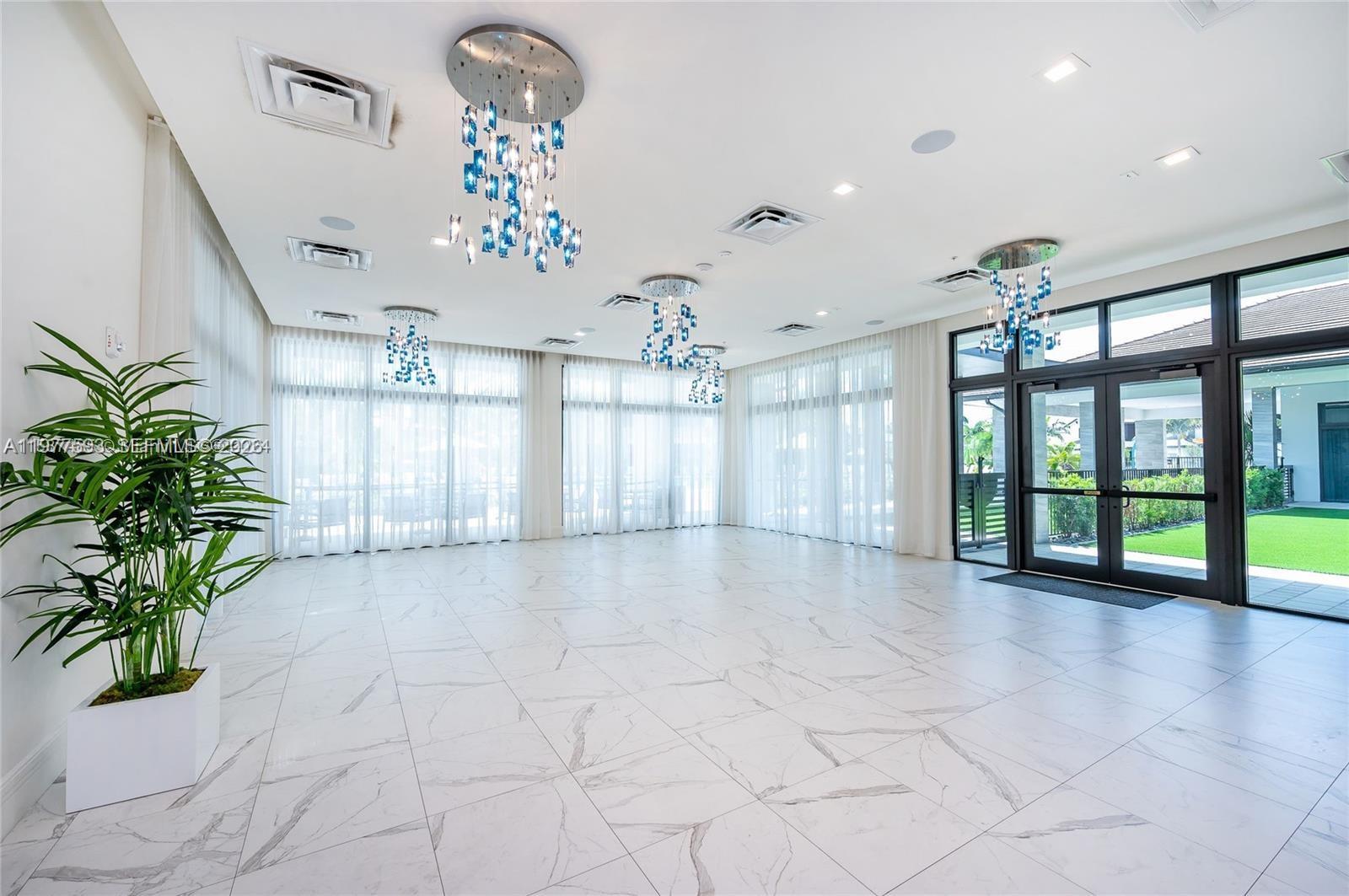 DOWNTOWN DORAL SOUTH PHAS - Residential Lease
