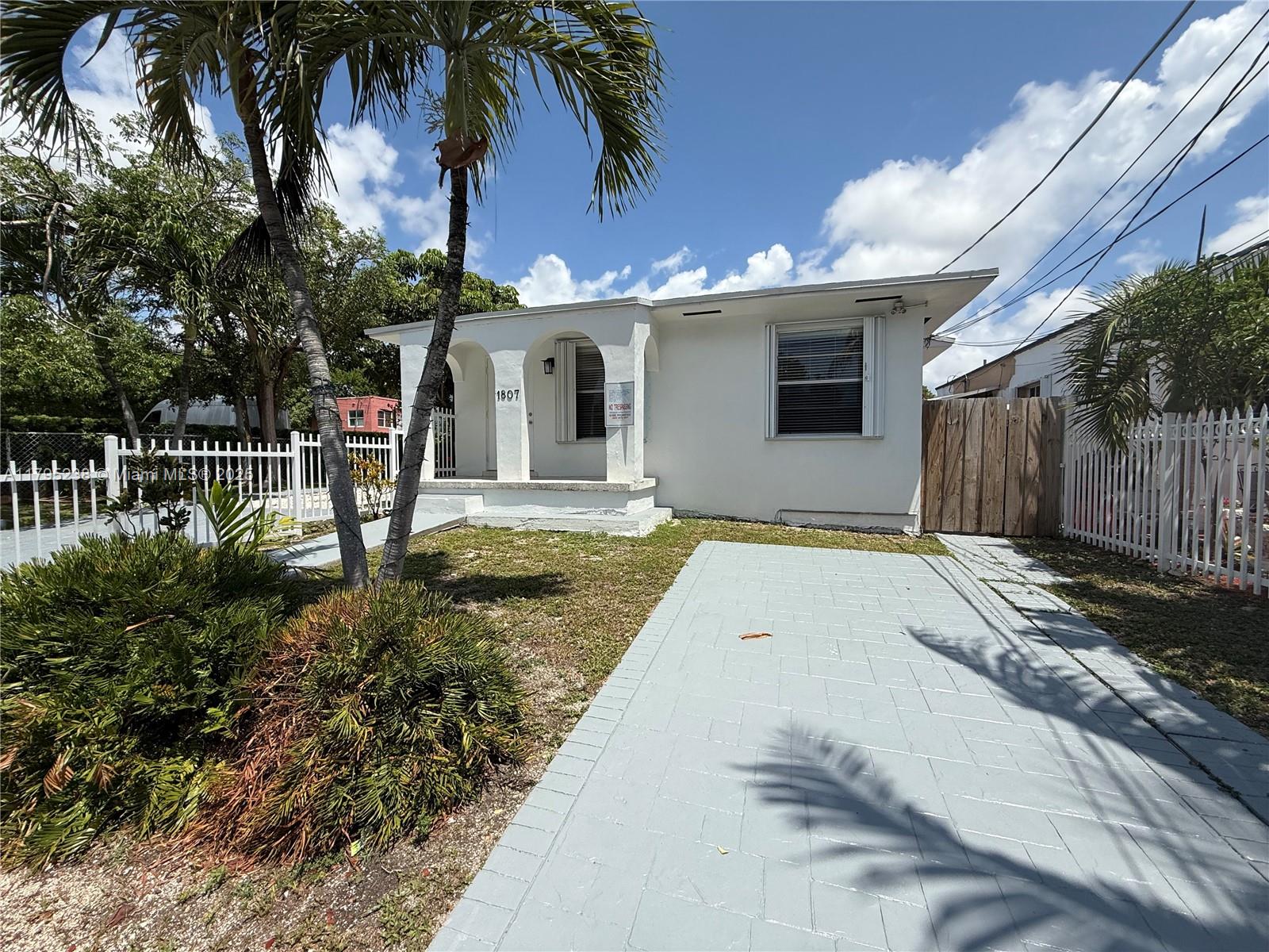 1807 NW 33rd St 1807