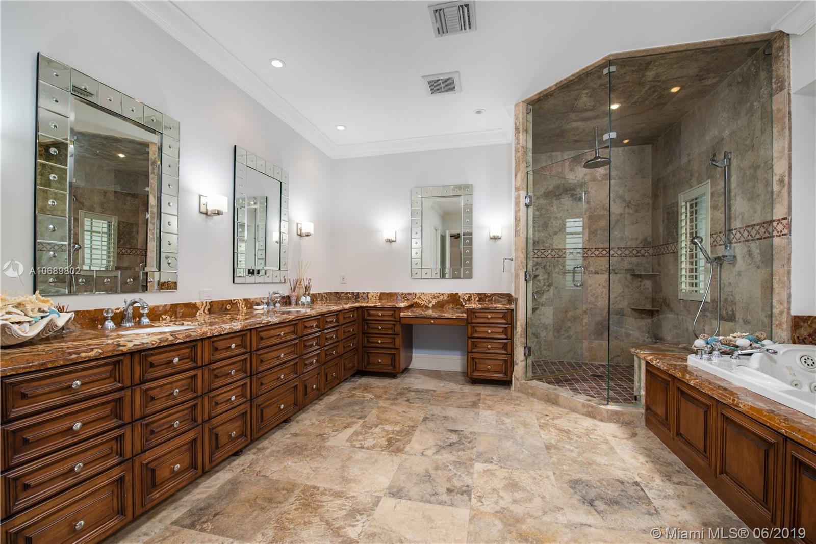 CORAL WATERWAY REPLAT - Residential