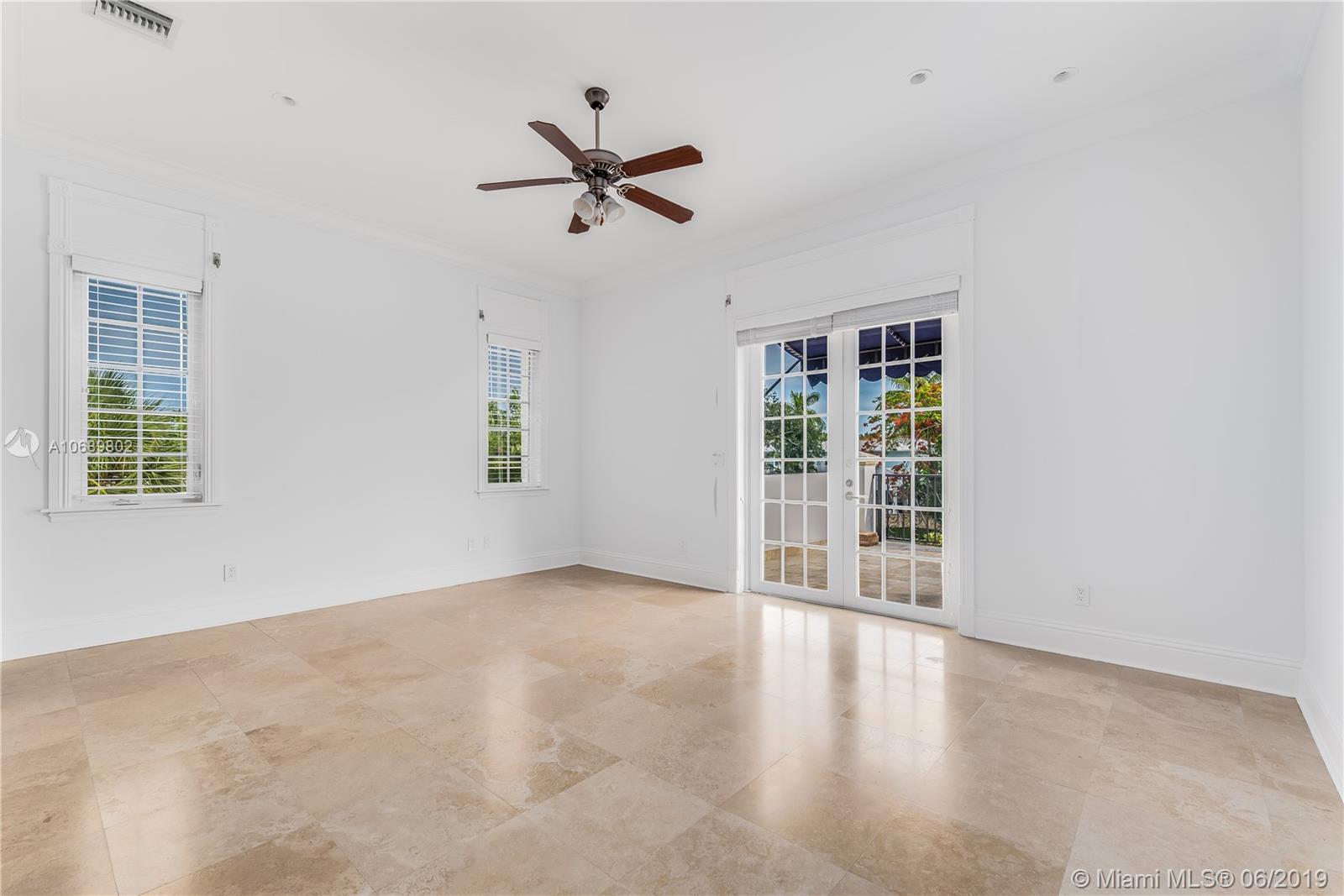 CORAL WATERWAY REPLAT - Residential