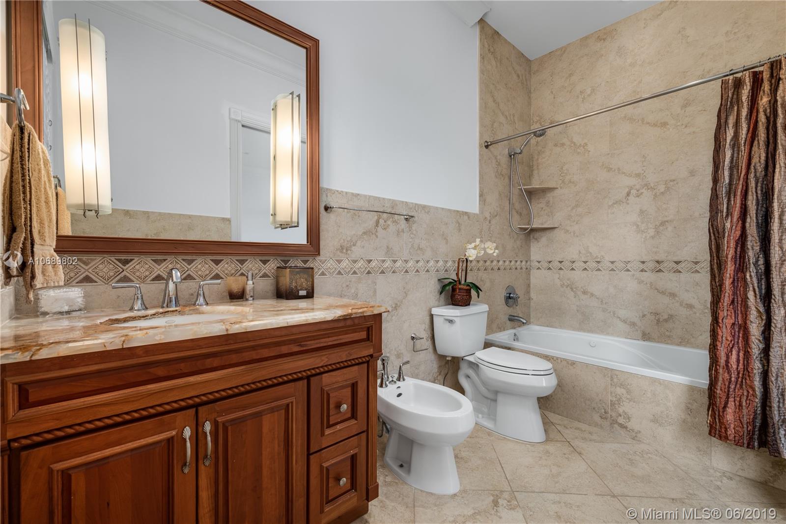 CORAL WATERWAY REPLAT - Residential