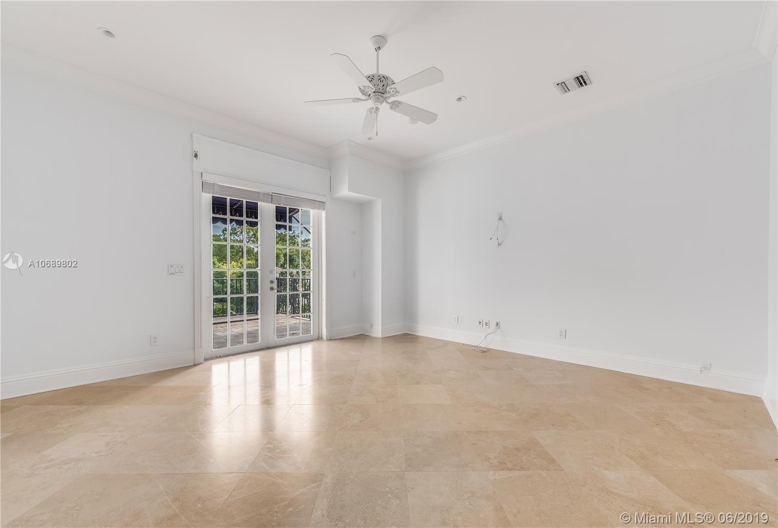 CORAL WATERWAY REPLAT - Residential