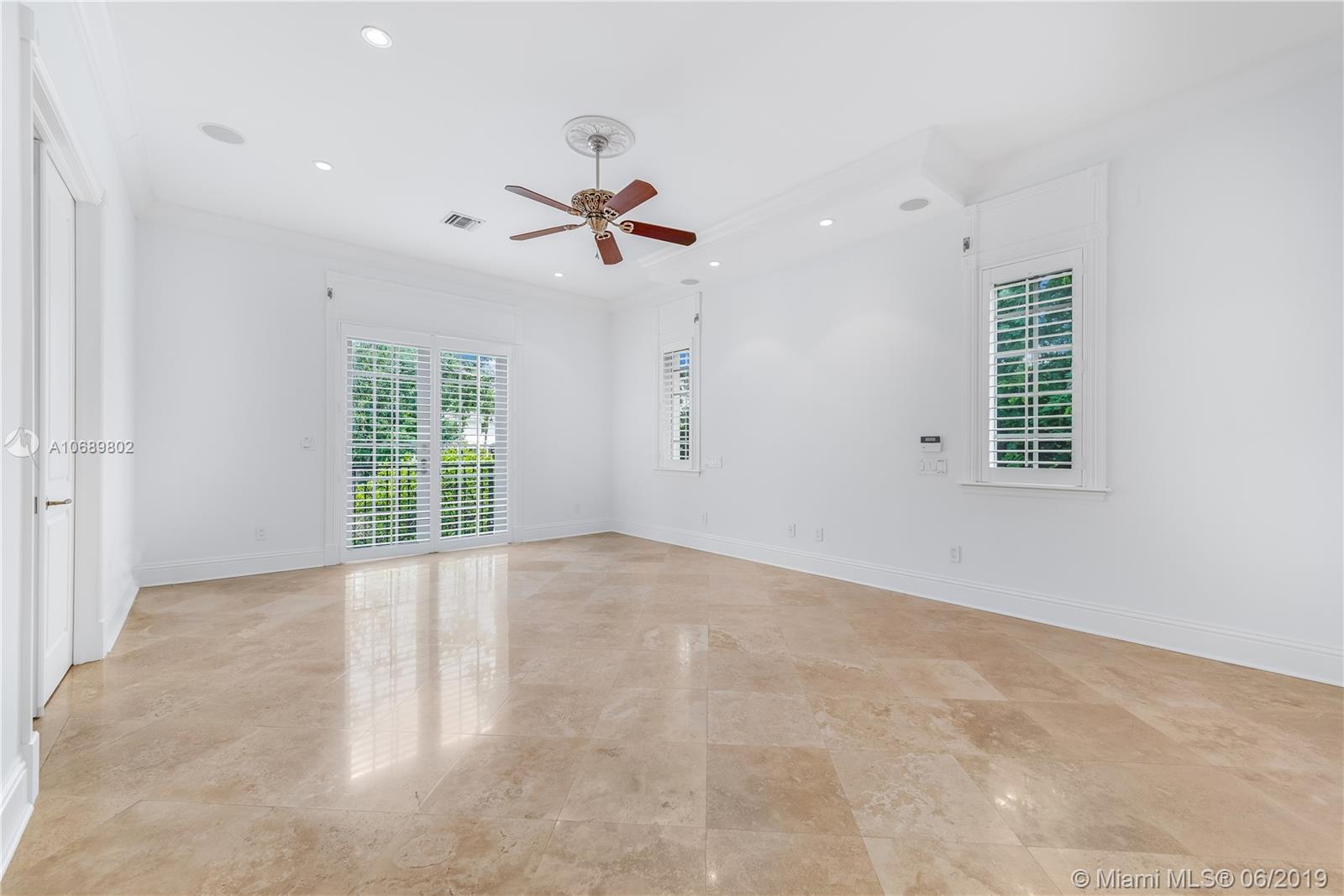 CORAL WATERWAY REPLAT - Residential