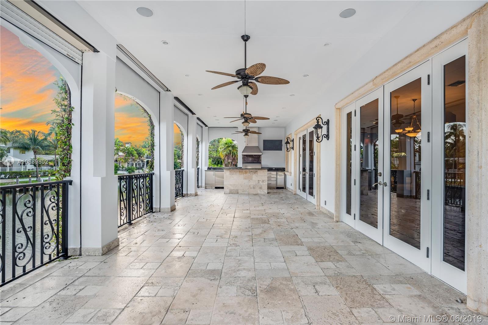 CORAL WATERWAY REPLAT - Residential