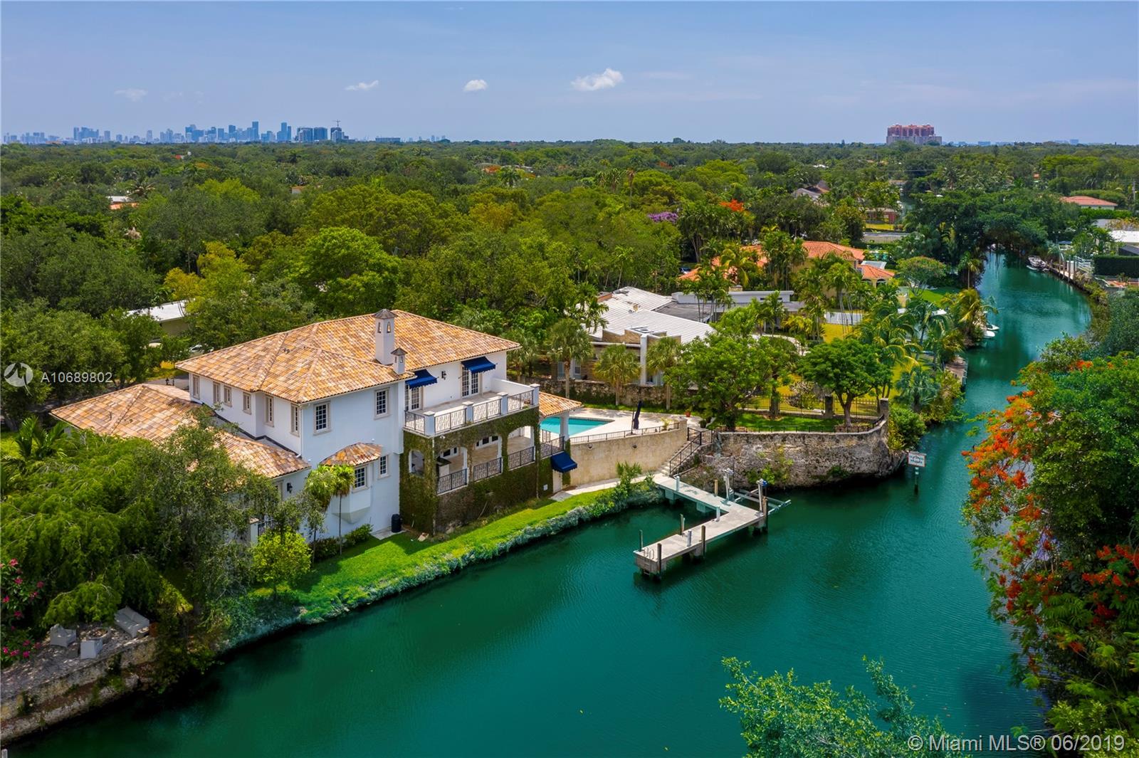 CORAL WATERWAY REPLAT - Residential