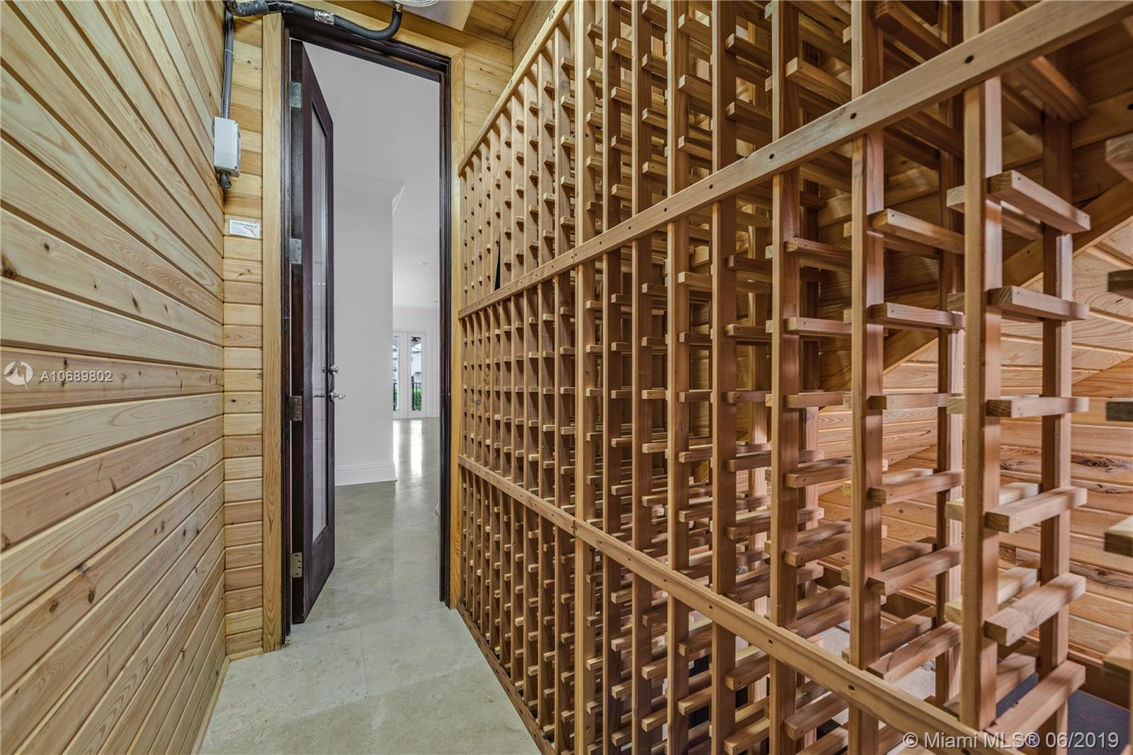 CORAL WATERWAY REPLAT - Residential