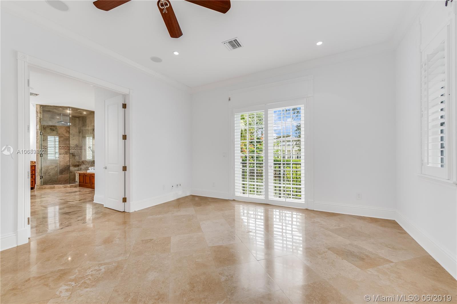 CORAL WATERWAY REPLAT - Residential