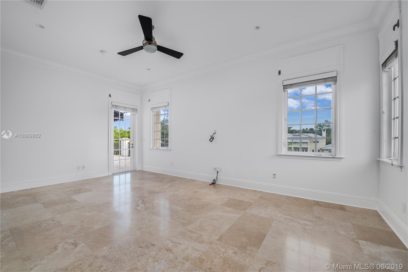 CORAL WATERWAY REPLAT - Residential