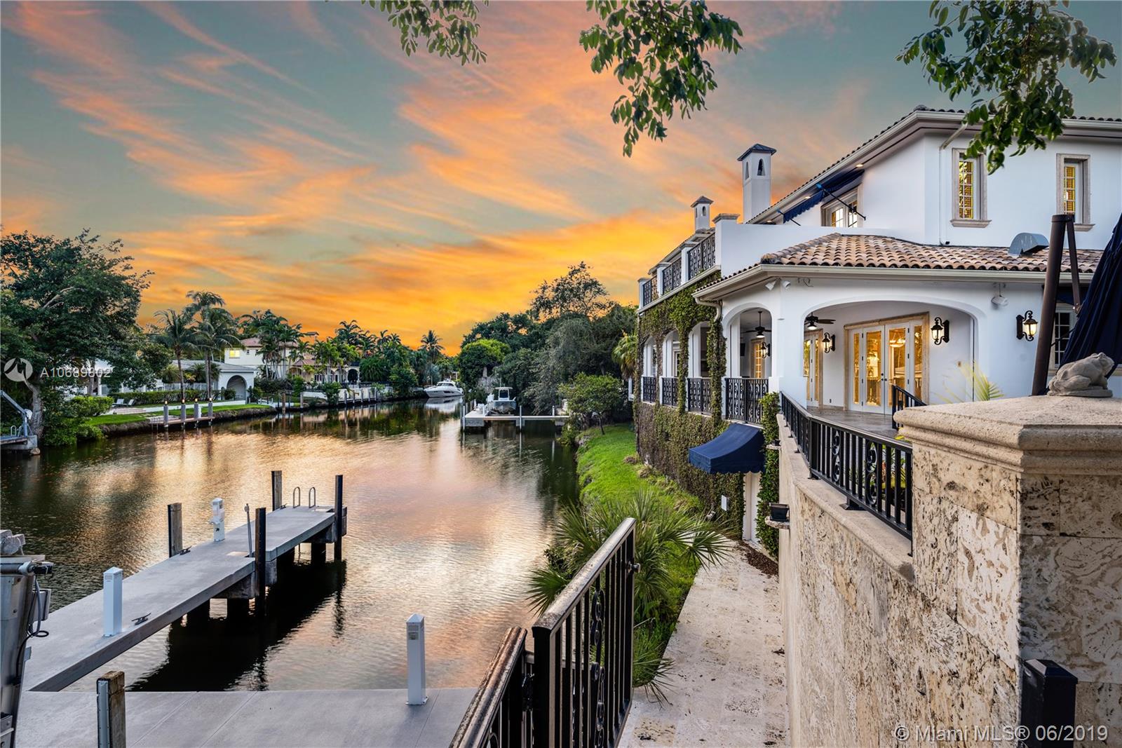 CORAL WATERWAY REPLAT - Residential