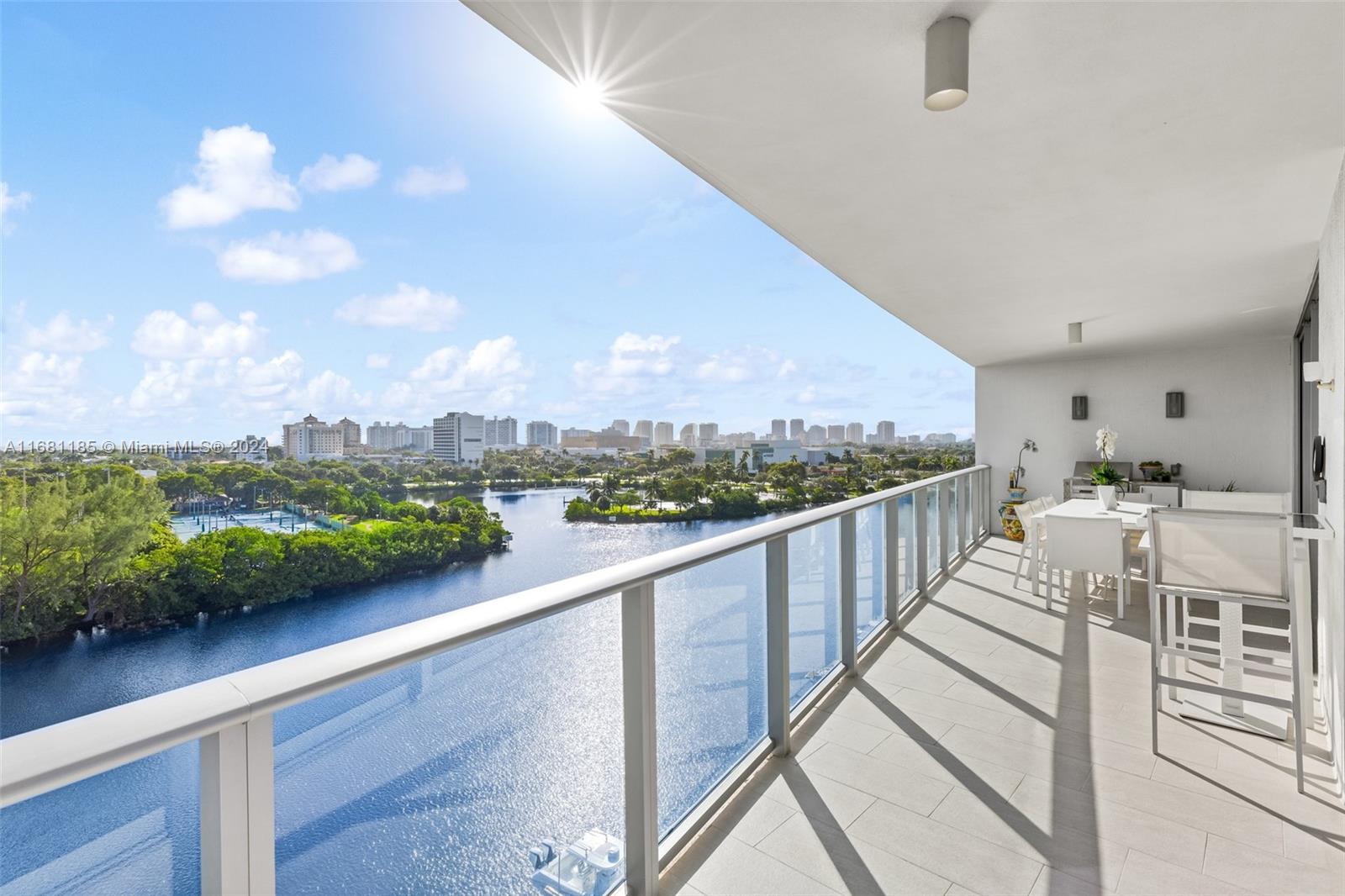 RIVA Waterfront Flow-Through Residence Providing Stunning Views of the Ocean, Middle River & Skyline from Sunrise to Sunset. 3 Spacious Bedrooms with En Suite Bathrooms. Chef's Kitchen with Italian Cabinetry, Sub-Zero Fridge, Wine Cooler, Wolf Oven & Gas Cooktop. Spacious Primary Suite with Eastern Views, Dual Backlit Vanities, Stone & Glass Enclosed Shower & Tub. 2 Expansive Private Terraces with BBQ. Direct Elevator Entry, 2 Parking Spaces & Storage Locker. 40,000 SqFt of Amenities - Heated Pool, 7,000 SqFt Gym with Yoga Room, Resort Style SPA with Sauna, Steam & Treatment Rooms, 2 Story Resident's Lounge, Sunset Deck with Jacuzzi, Cucina to Entertain, 3 Suites for Guests, 24/7 Front Desk Attendant, Valet, 2 Dog Walks, 400’ of Waterfront & Central Location. Can be Sold Fully Furnished.