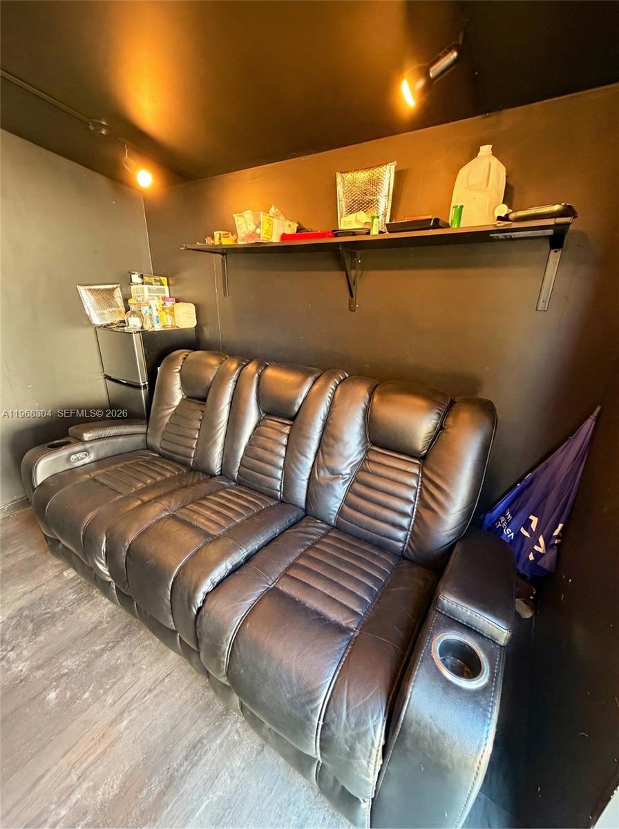 MIAMI GARDENS ESTATES SEC - Residential