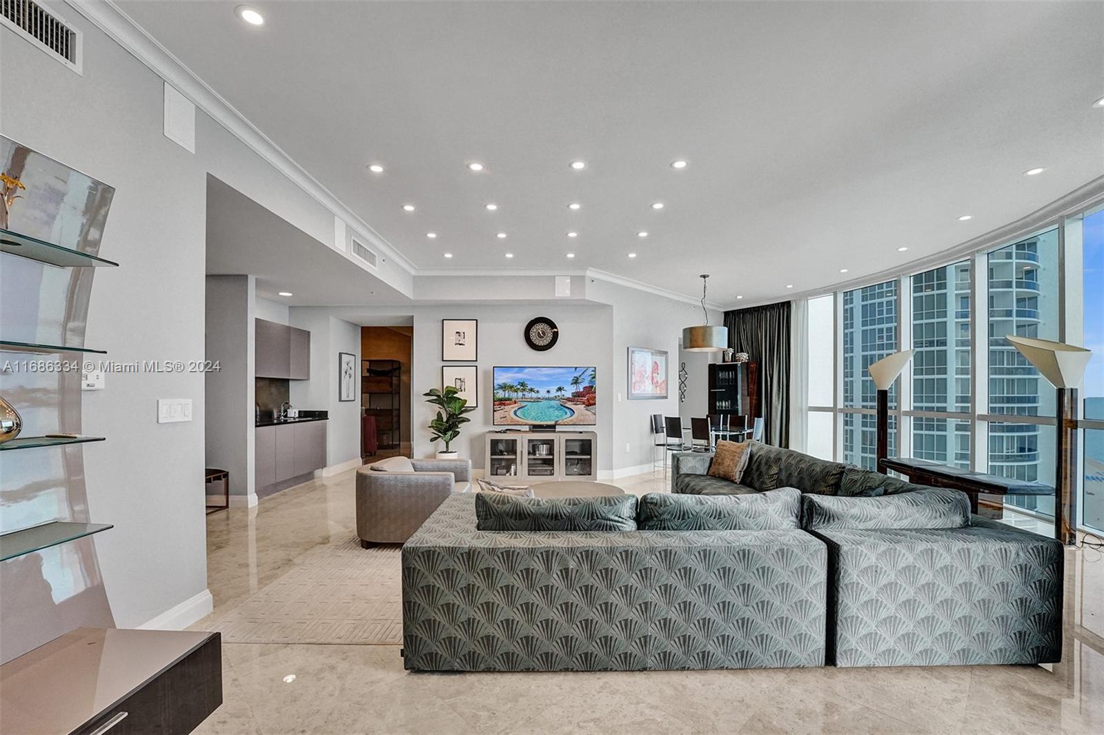 TRUMP PALACE CONDO - Residential