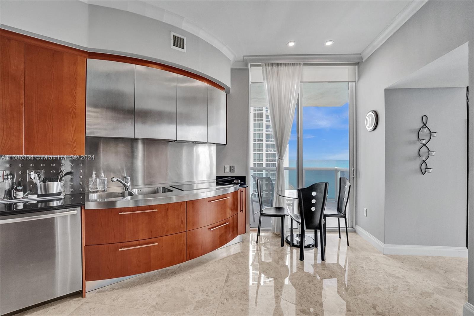 TRUMP PALACE CONDO - Residential