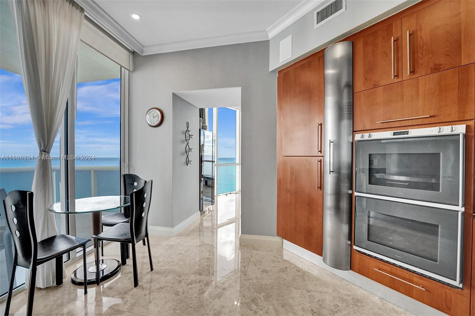 TRUMP PALACE CONDO - Residential