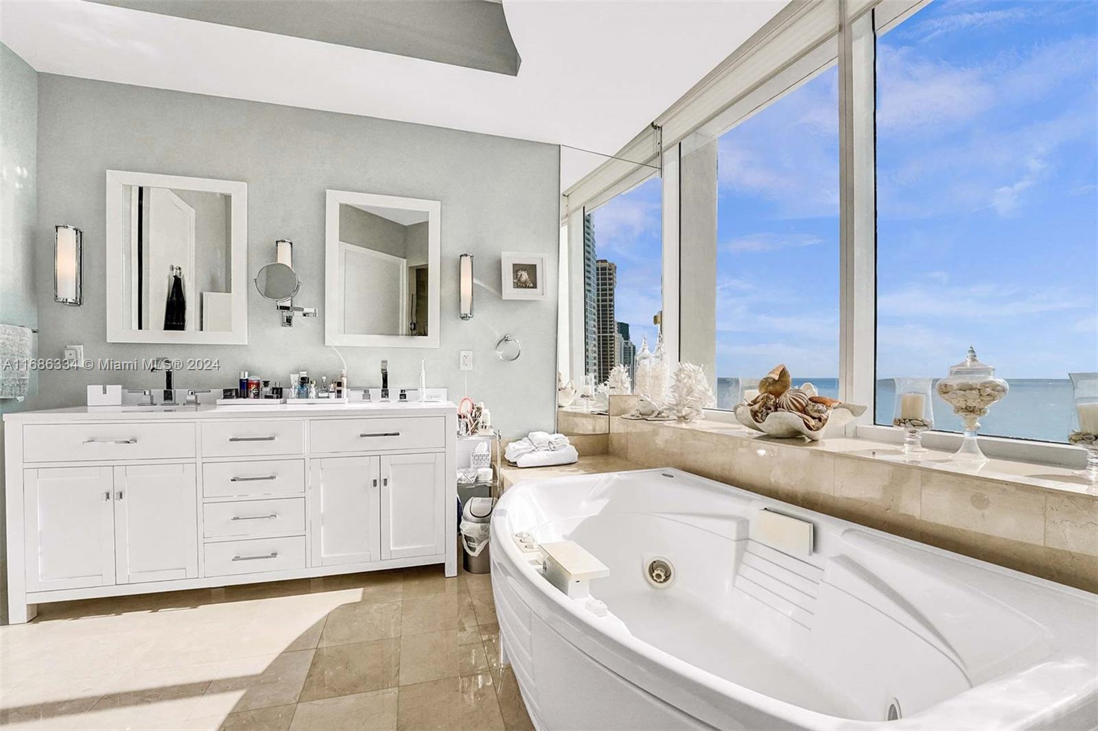 TRUMP PALACE CONDO - Residential
