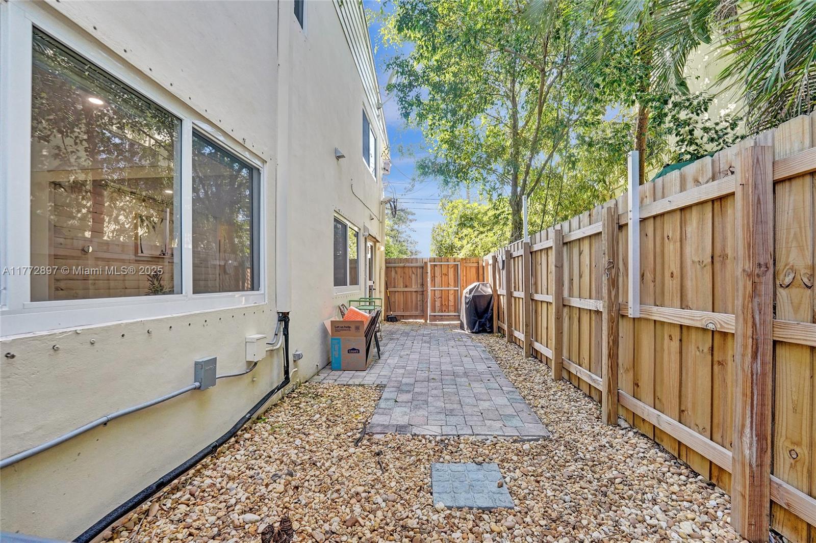 CORAL RIDGE LANDINGS II C - Residential