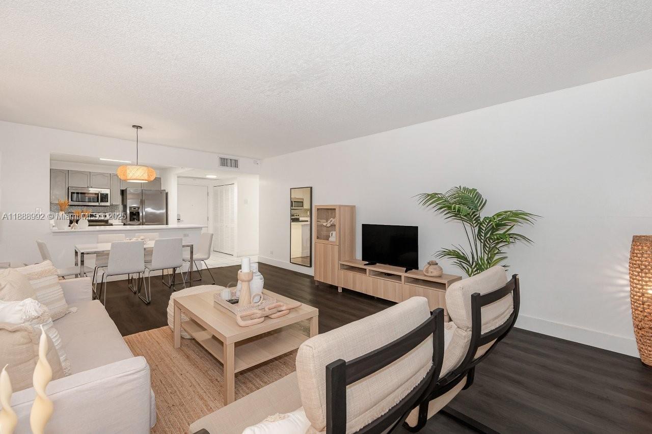 RONEY PALACE CONDO - Residential Lease