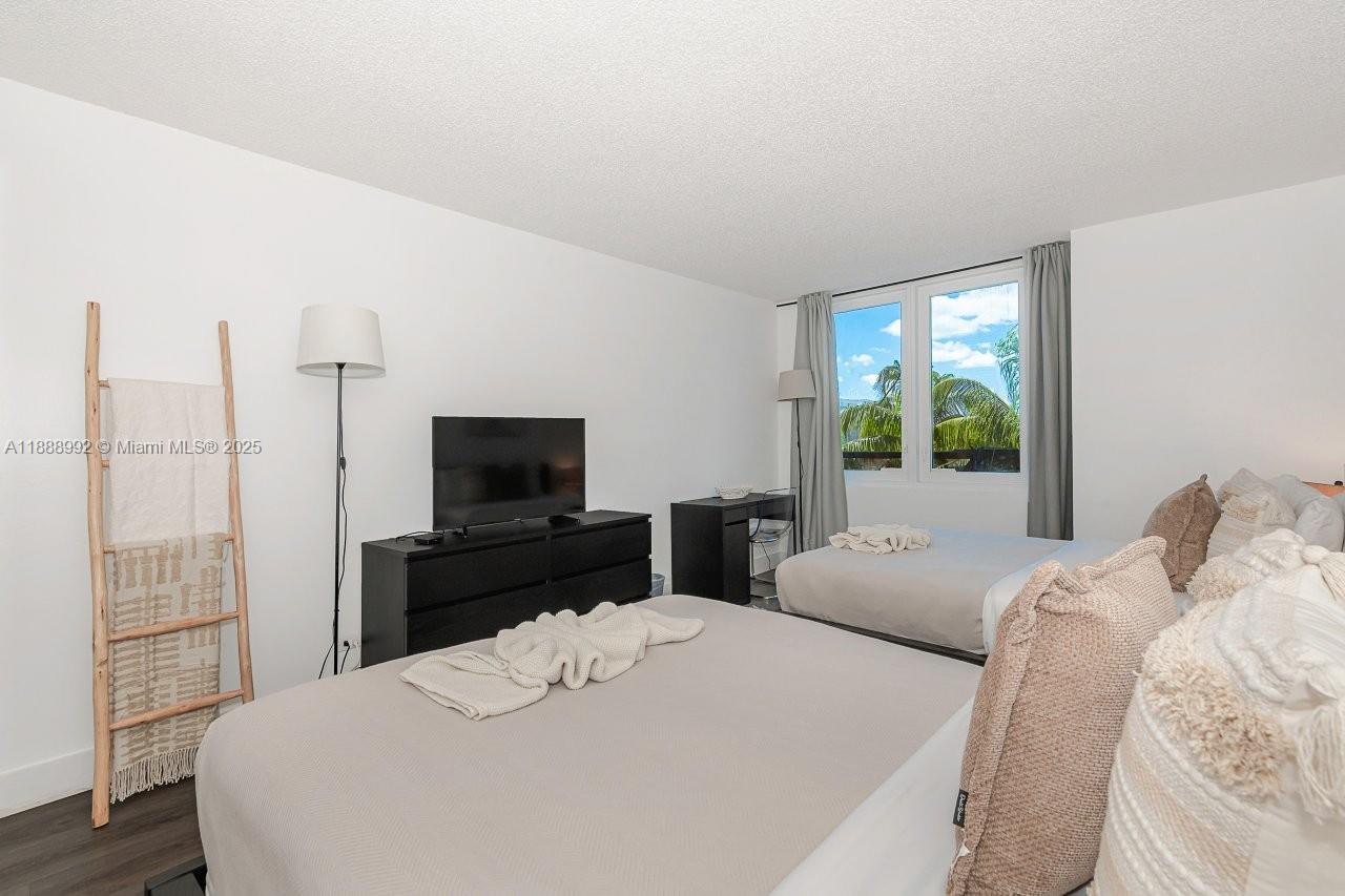 RONEY PALACE CONDO - Residential Lease