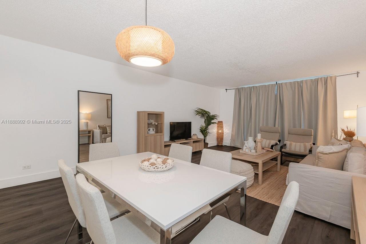 2301 Collins Ave 333
