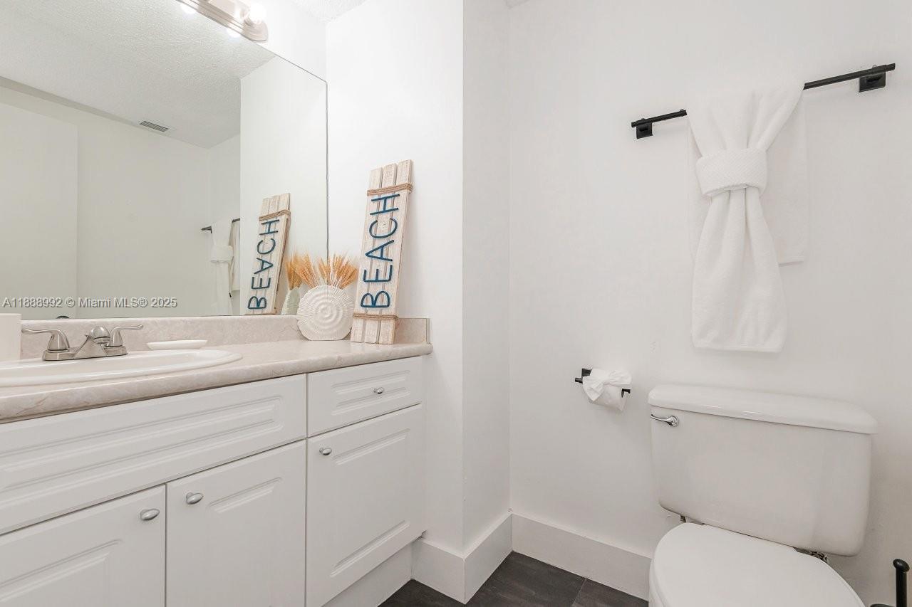 RONEY PALACE CONDO - Residential Lease