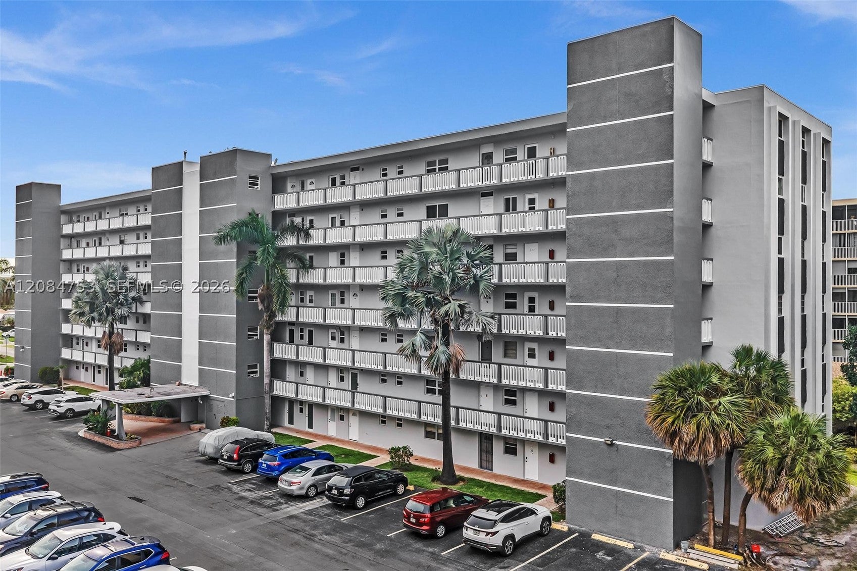 610 NE 12th Ave 206