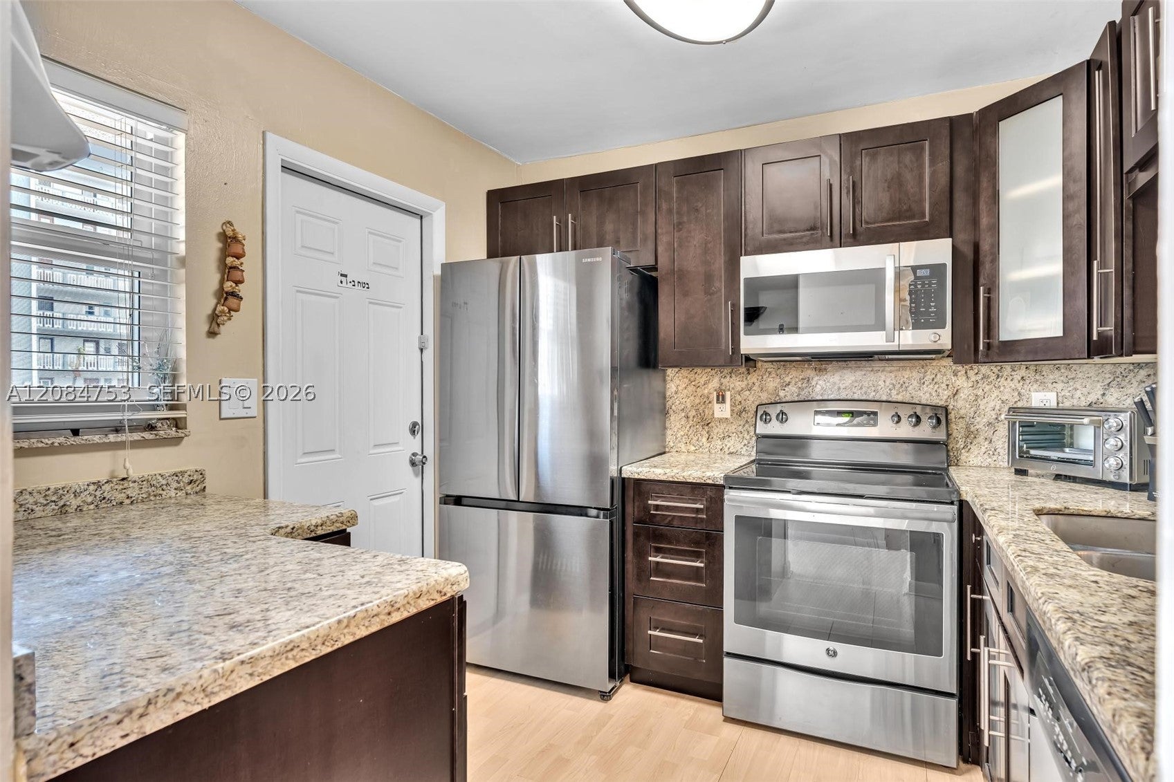 610 NE 12th Ave 206