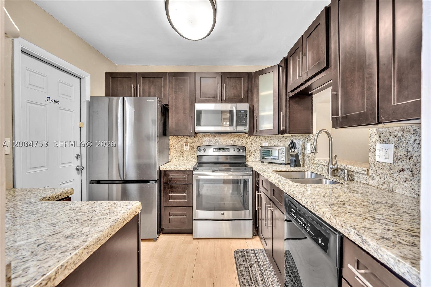 610 NE 12th Ave 206
