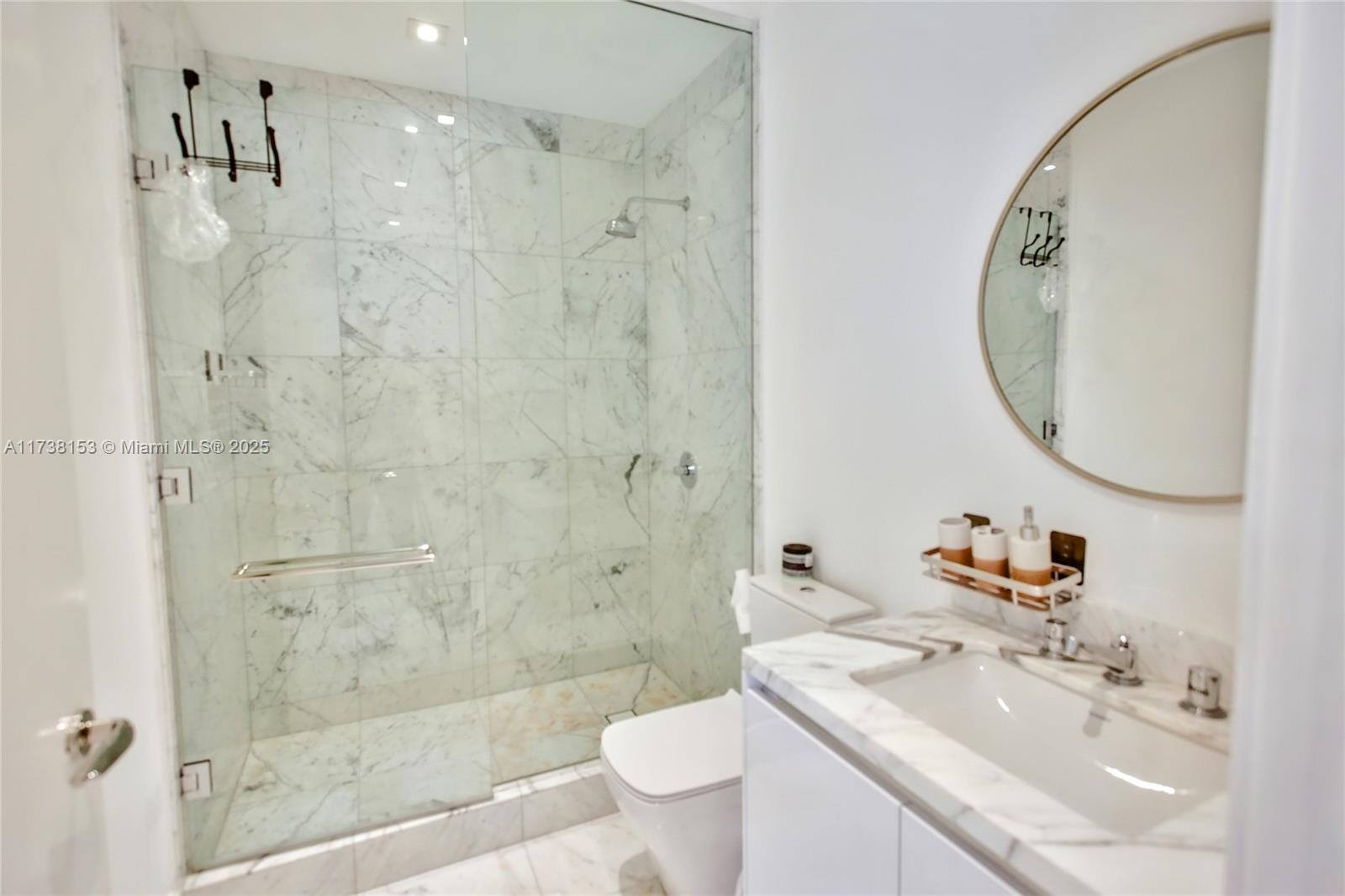 JADE SIGNATURE CONDO - Residential