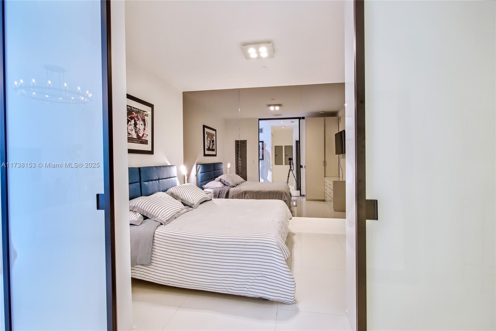 JADE SIGNATURE CONDO - Residential