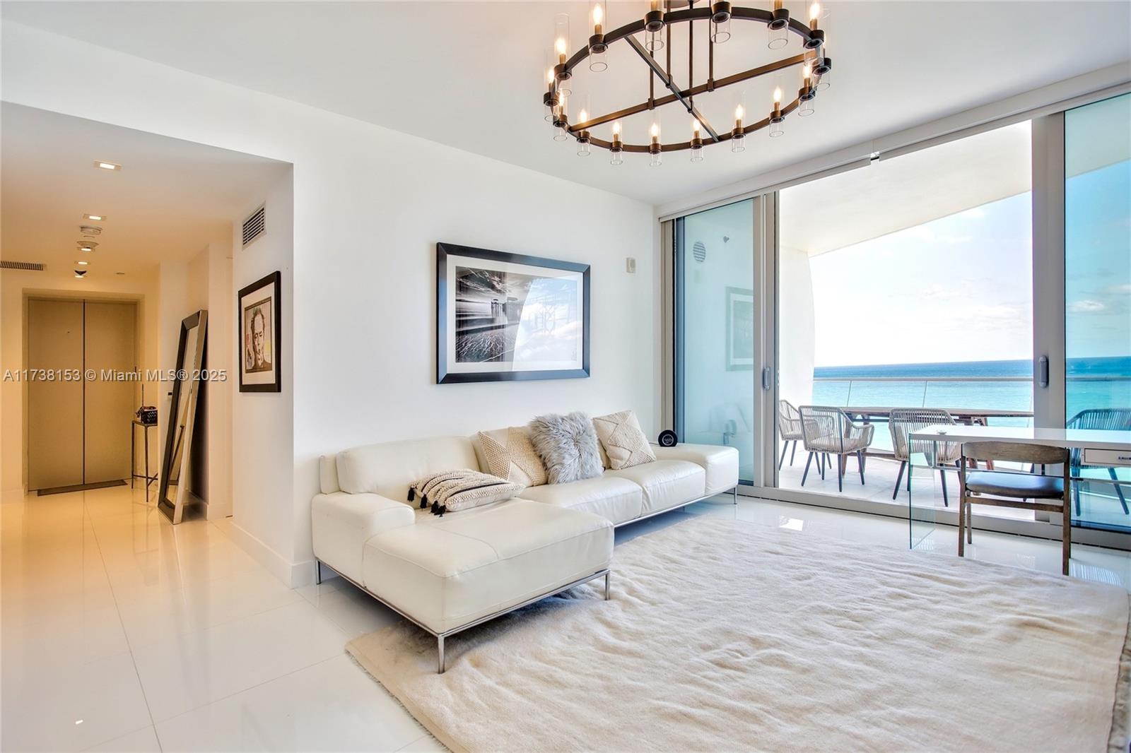 JADE SIGNATURE CONDO - Residential