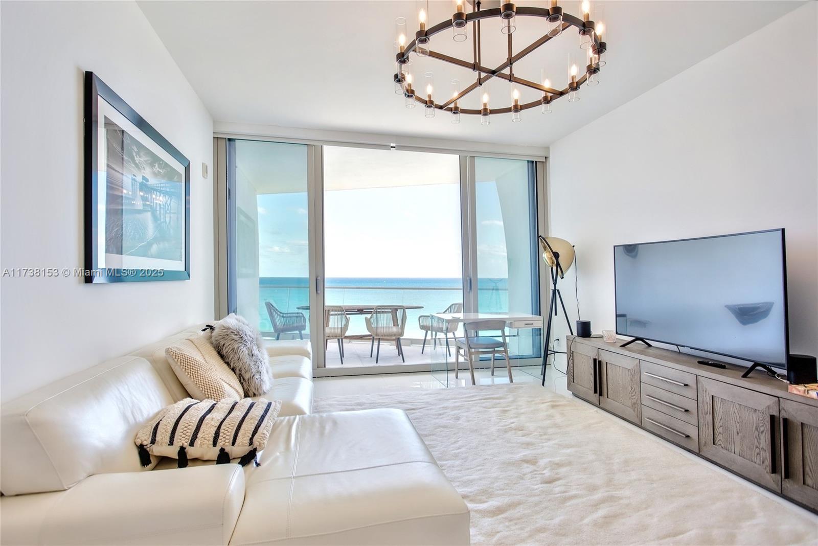 JADE SIGNATURE CONDO - Residential