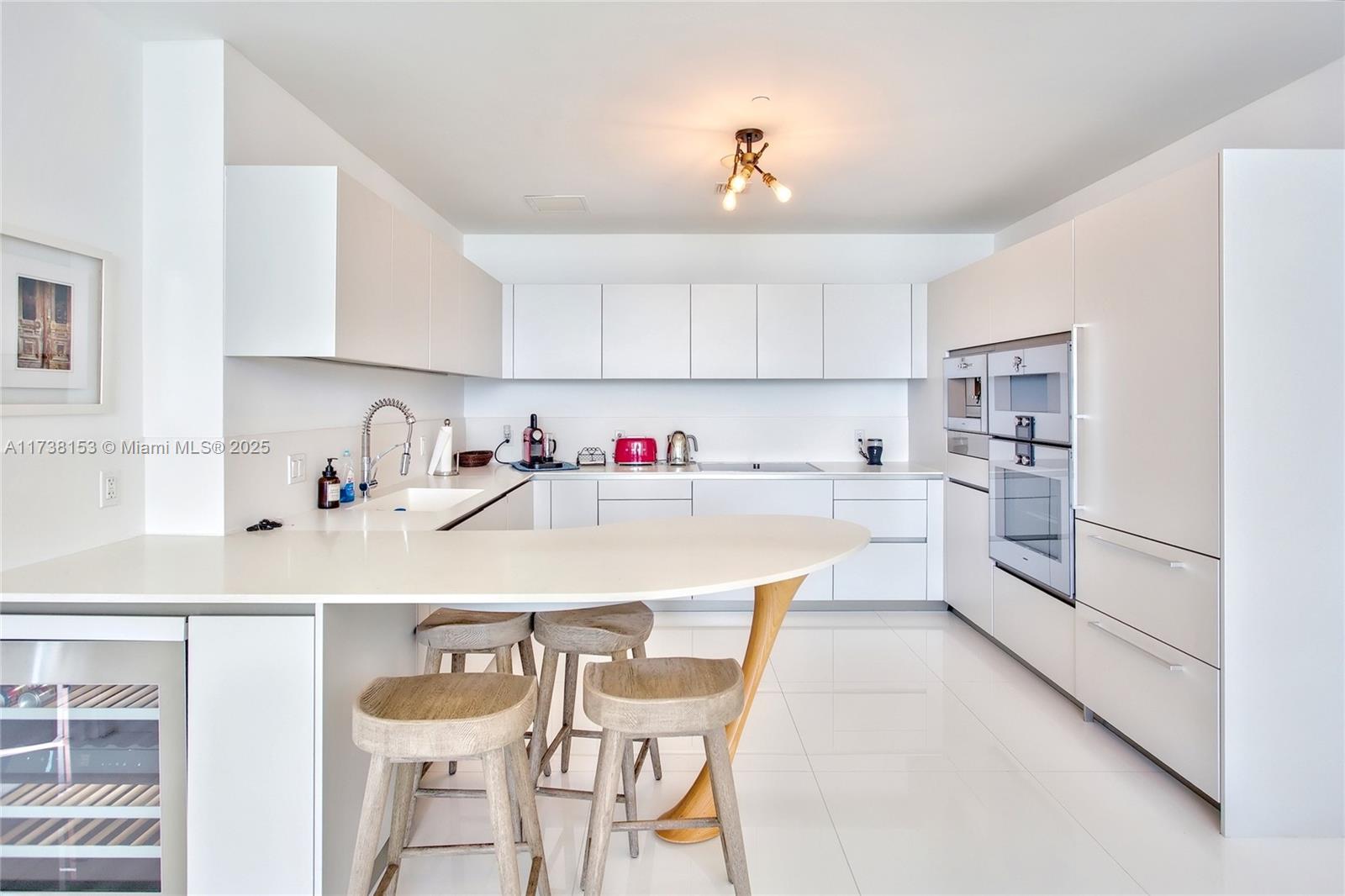 JADE SIGNATURE CONDO - Residential