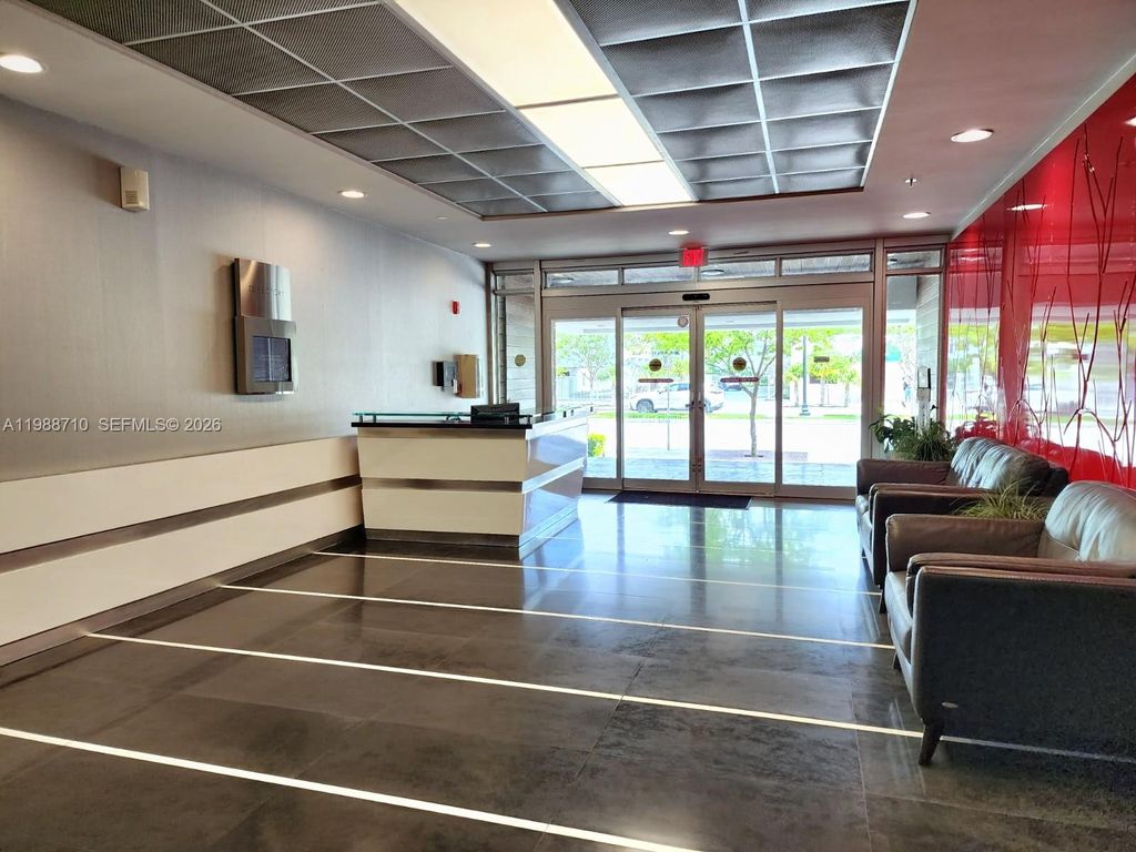 Photo of 2450 Hollywood Blvd #CU404, Hollywood, FL 33020 (MLS # A11988710)