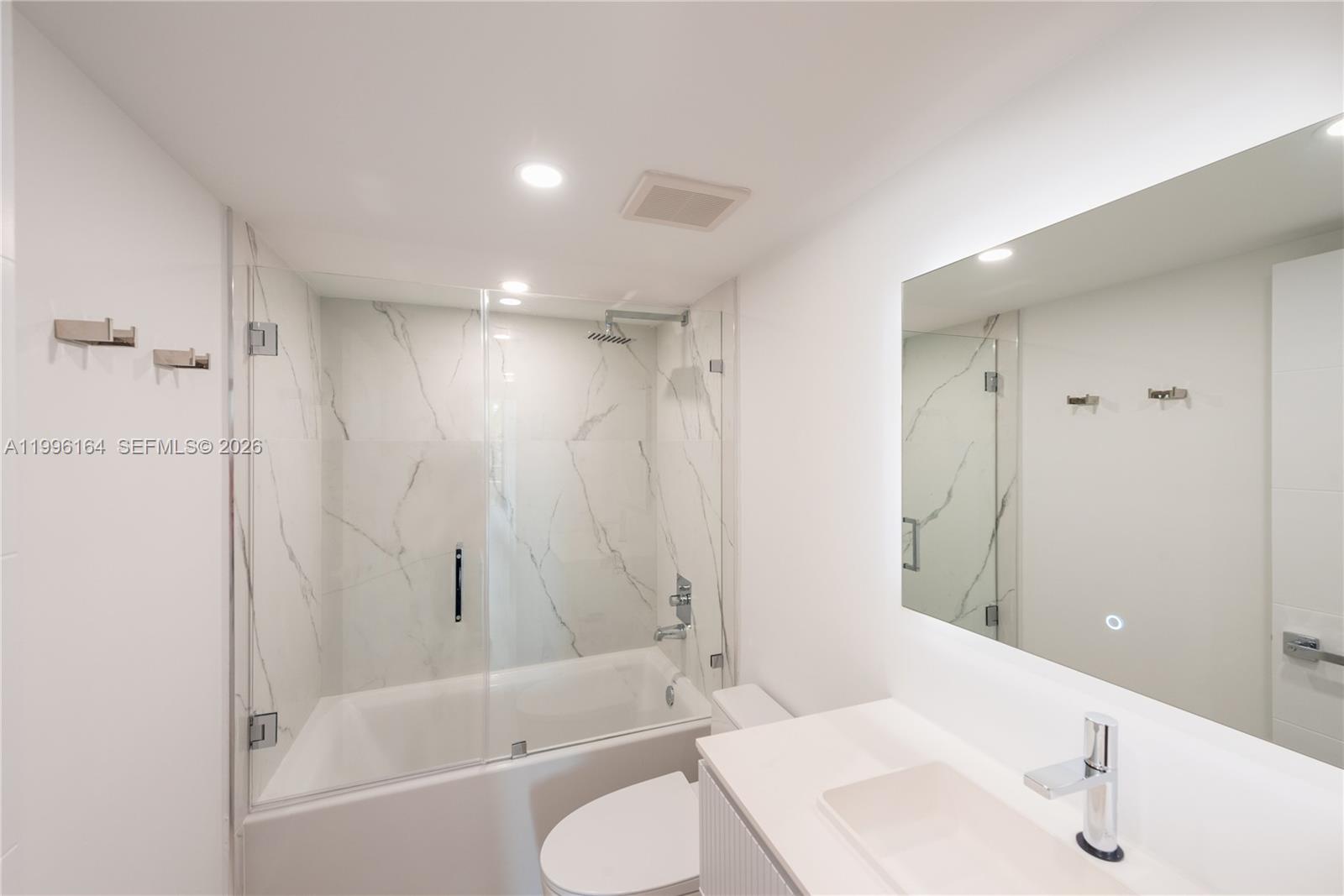 THE EMERALDBAY @ KEY COLO - Residential