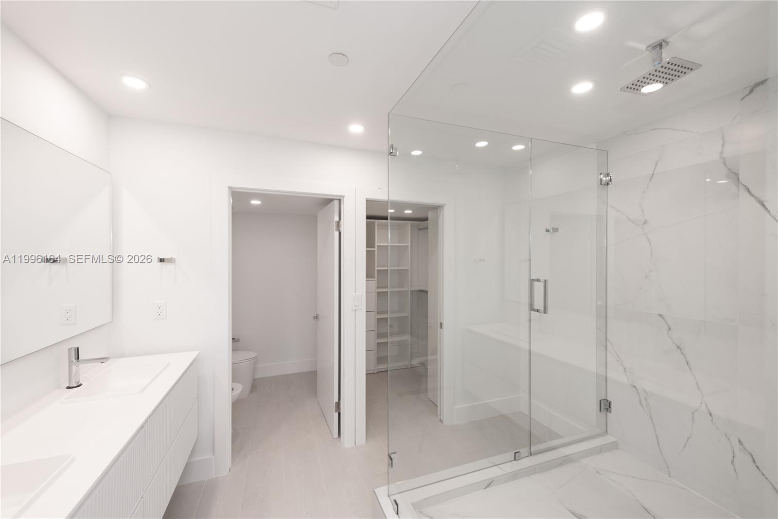 THE EMERALDBAY @ KEY COLO - Residential