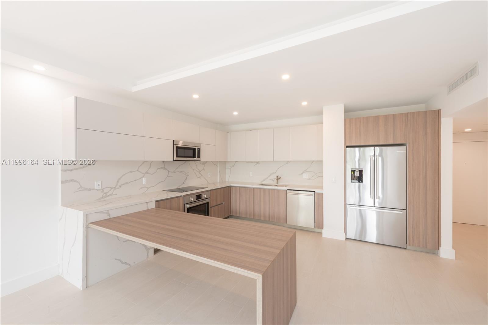 THE EMERALDBAY @ KEY COLO - Residential