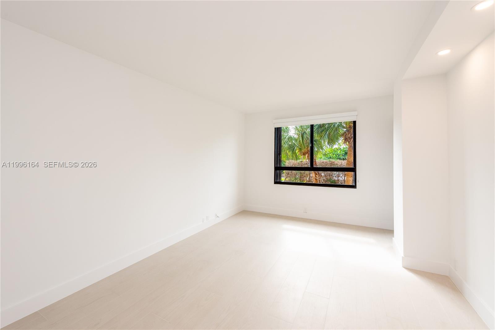 THE EMERALDBAY @ KEY COLO - Residential