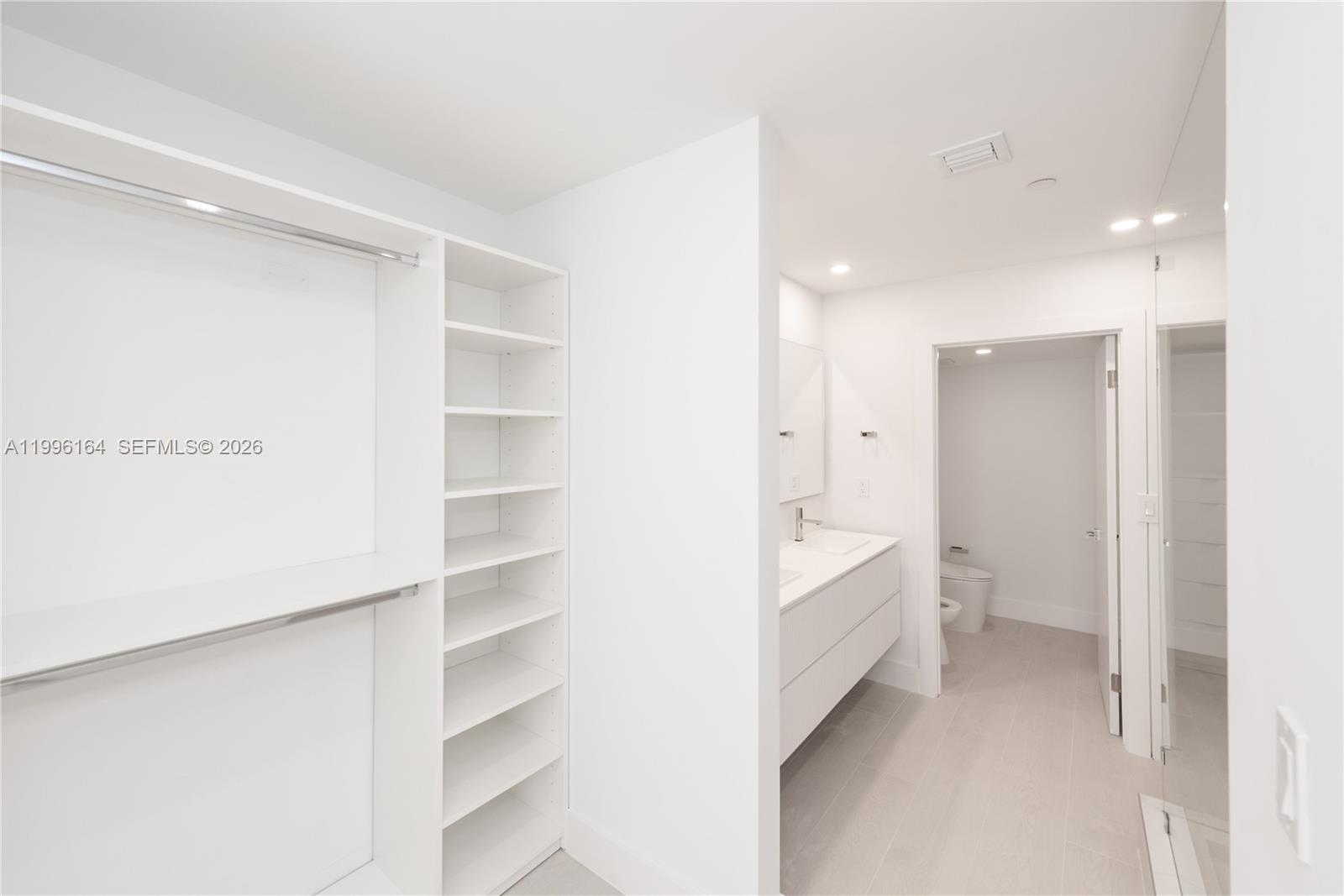 THE EMERALDBAY @ KEY COLO - Residential