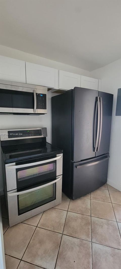 Tiny photo for 142 SE 4th Ave, Boynton Beach, FL 33435 (MLS # A11977282)