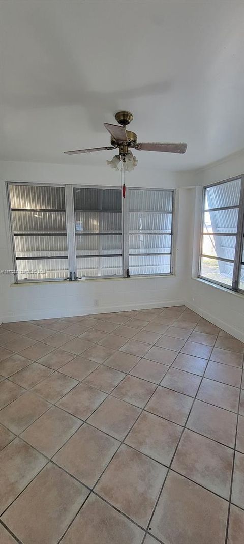 Tiny photo for 142 SE 4th Ave, Boynton Beach, FL 33435 (MLS # A11977282)