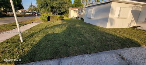 Tiny photo for 142 SE 4th Ave, Boynton Beach, FL 33435 (MLS # A11977282)