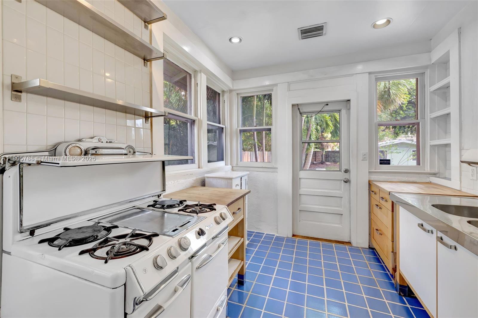 WAVERLY PLACE - Residential