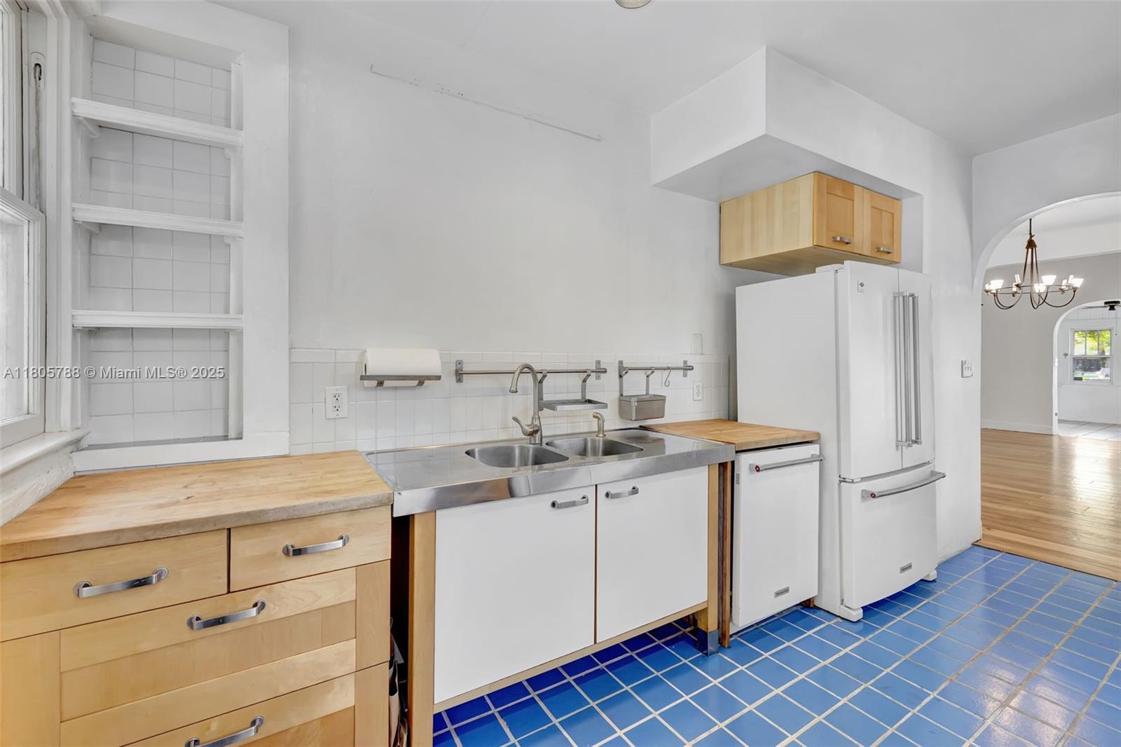 WAVERLY PLACE - Residential