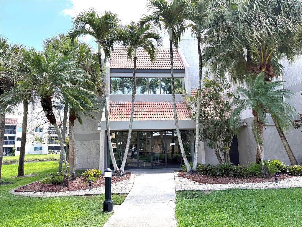Photo of 230 Lakeview Dr #307, Weston, FL 33326 (MLS # A12005620)