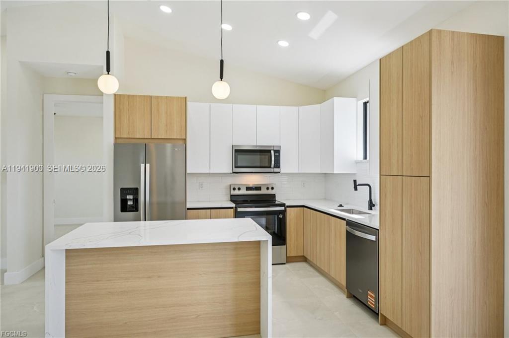 CAPE CORAL - Residential